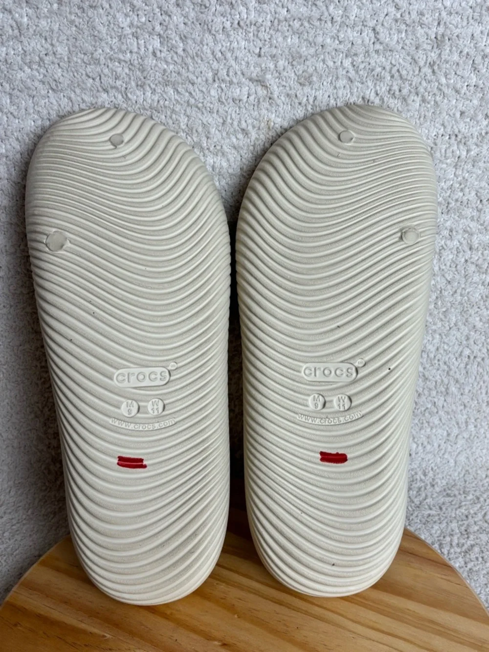 Crocs Mellow Recovery Slides Unisex M9 W11 In Bone Ivory Comfort Like New